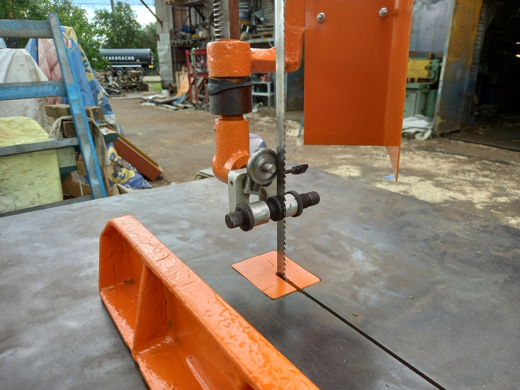 Ленточно-пильный станок PLOVDIV BU 801, Болгария б/у