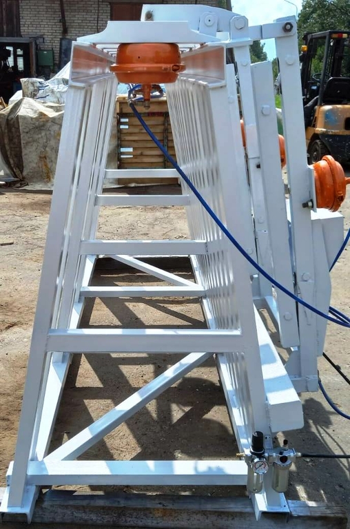 Пресс пневматический для склейки бруса б/у