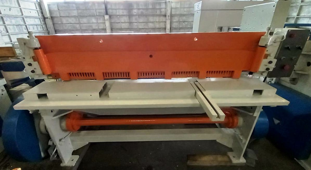 Ножницы гильотинные механические 4х1600мм б/у