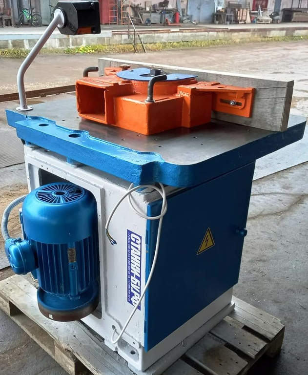 Фрезерный станок ФСШ б/у 2 скорости