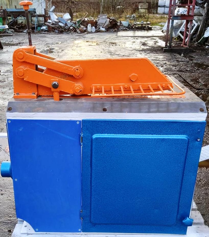 Торцовочный станок ЦКБ-40 б/у, мех. прижим заготовки