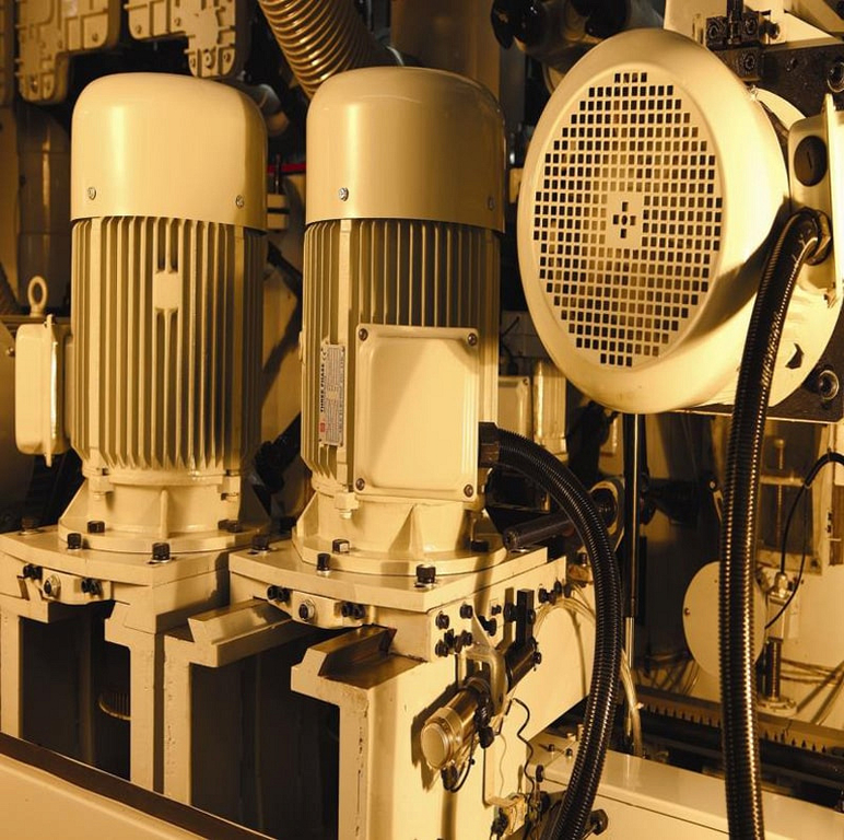 Четырехсторонний продольно-фрезерный станок Beaver 640 Heavy (400х300 мм)