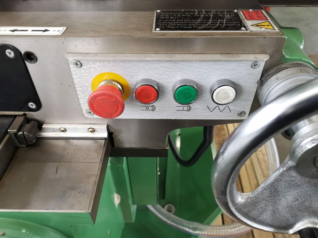 Вертикально-фрезерный станок Weida X5032 с УЦИ