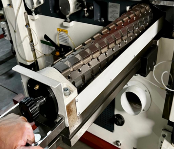 Строгальные двухсторонние станки JANGJA серии VM