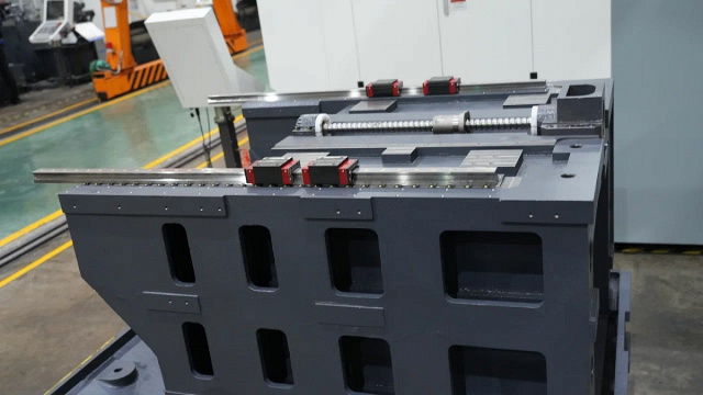 Фрезерный обрабатывающий центр IRONMAC IMU-5X 400 PRO