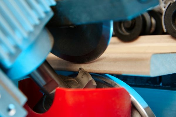 Автоматический кромко-шлифовальный станок KDT S-K2S2J2G1W2-S