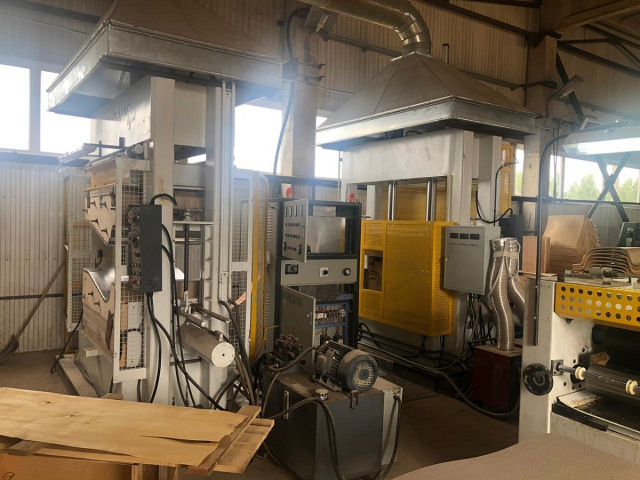 Гидравлический пресс для производства гнуто-клееных изделий VP-20/10TH