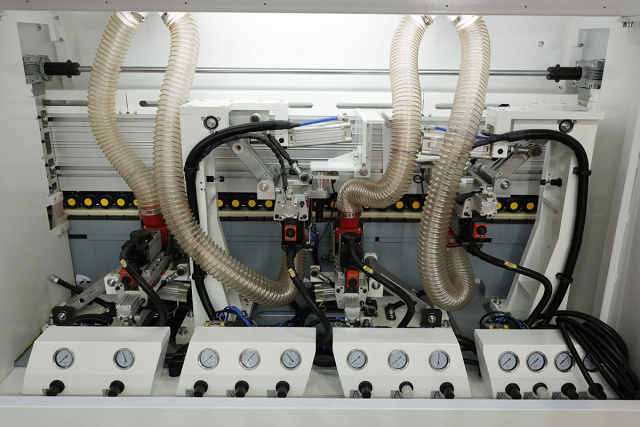 Автоматический кромкооблицовочный станок Nanxing NB8PCHG-PC