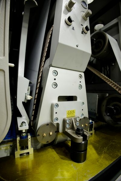 Автоматический плоскошлифовальный станок QcmacSAF1300B-3