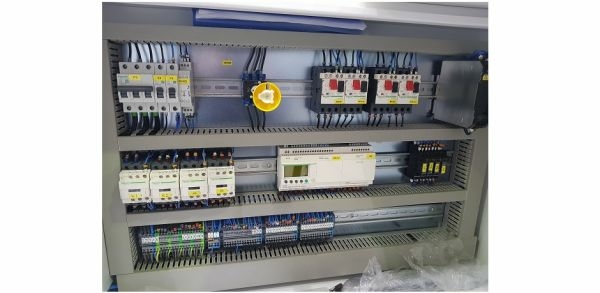 Полуавтоматический двухпильный станок для торцевания-сверления Emin Tosun Doormaster 350 SFR