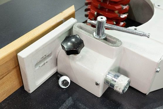 Фрезерный станок с кареткой и сменным шпинделем ALBA T2100SA