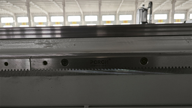 Фрезерные станки c двумя шпинделями и поворотным столом с ЧПУ ALUMIL 4000-2M SYNTEC