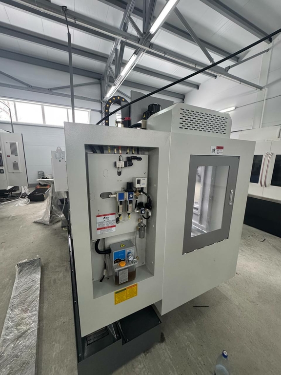 Фрезерный обрабатывающий центр NINGBO BLIN MACHINERY BL-V4 PLUS