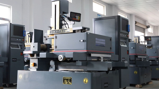 Проволочно-вырезной электроэрозионный станок IRONMAC DK7750