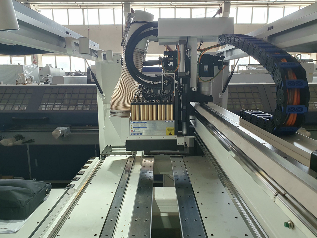 Автоматический сверлильно-присадочный станок с чпу WoodTec HBM 621L