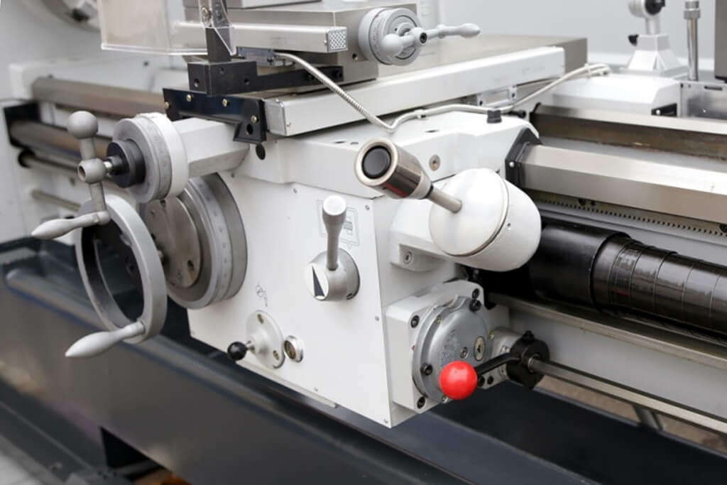 Токарно-винторезный станок Metal Master Z46100 RFS