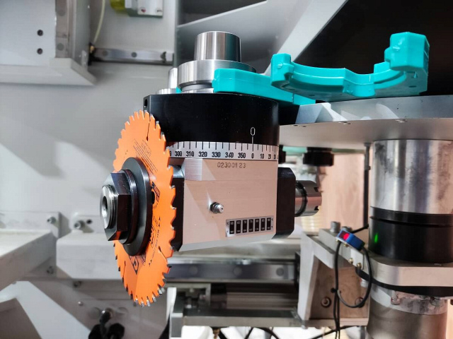 Универсальные обрабатывающие центры с ЧПУ Beaver UNIVERSAL-L TPA