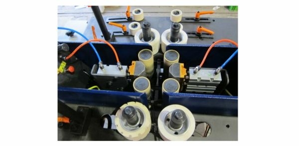 Четырехсторонний шлифовальный станок проходного типа для  криволинейных и прямолинейных брусковых деталей LIGA GB-625-R4-80S