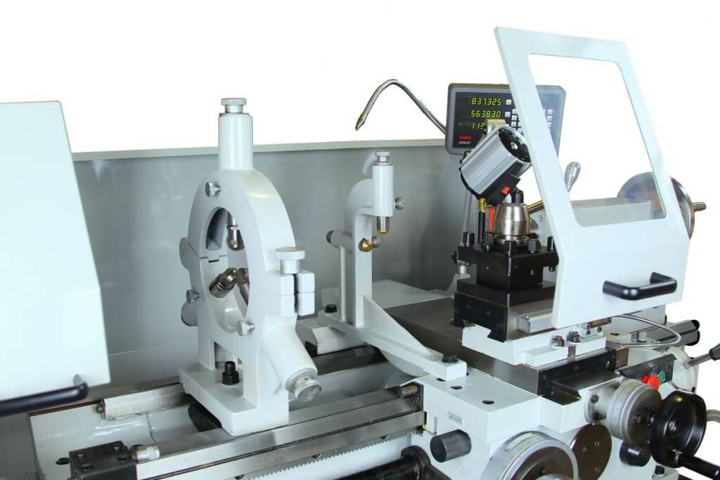 Универсальный токарно-винторезный станок Metal Master ZH 51200 DRO RFS