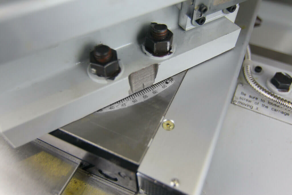 Универсальный токарно-винторезный станок Metal Master ZH 66300 DRO RFS