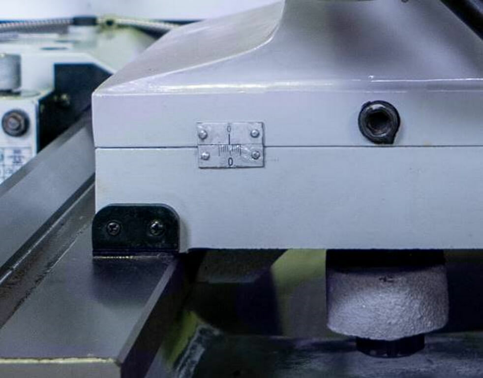 Универсальный токарно-винторезный станок Metal Master ZH 51100 DRO RFS