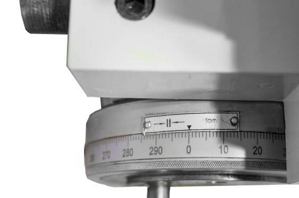 Универсальный токарно-винторезный станок Metal Master ZH 51100 DRO RFS