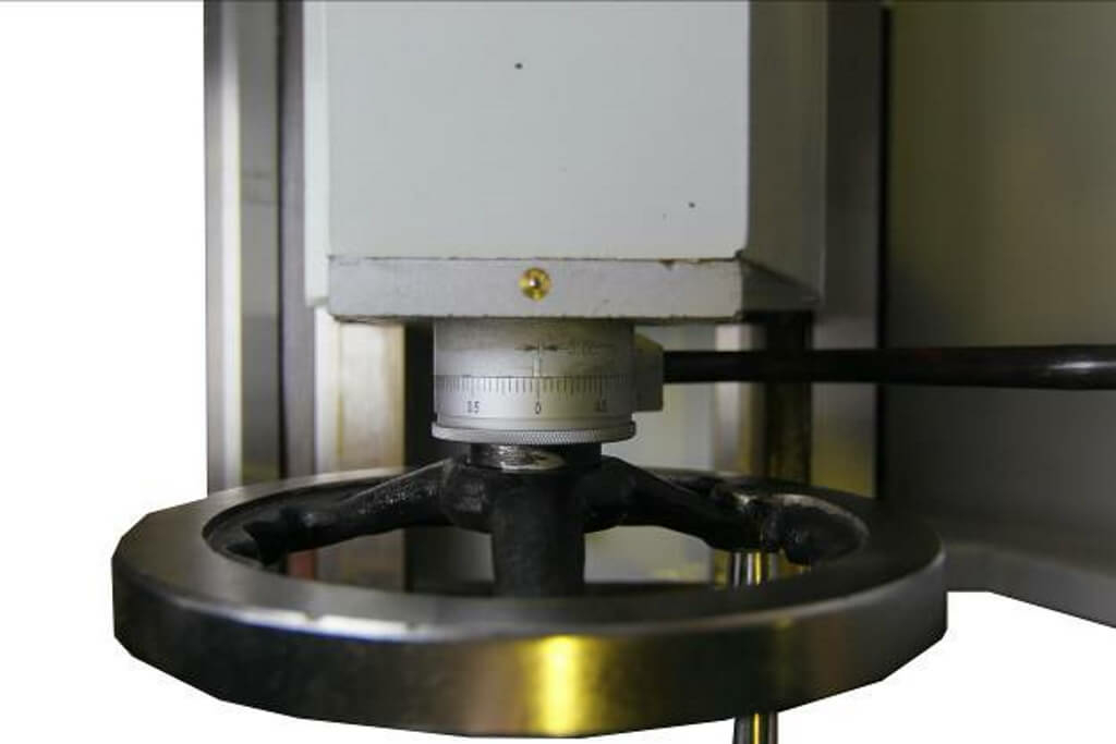 Универсальный токарно-винторезный станок Metal Master ZH 51150 DRO RFS