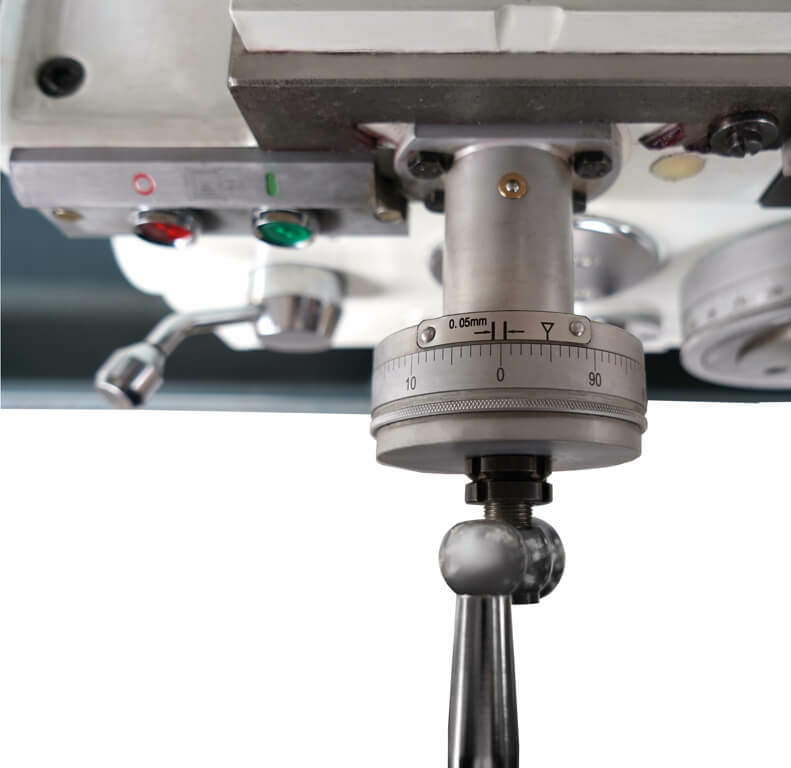 Токарно-винторезный станок Metal Master ZM 66150 DRO RFS