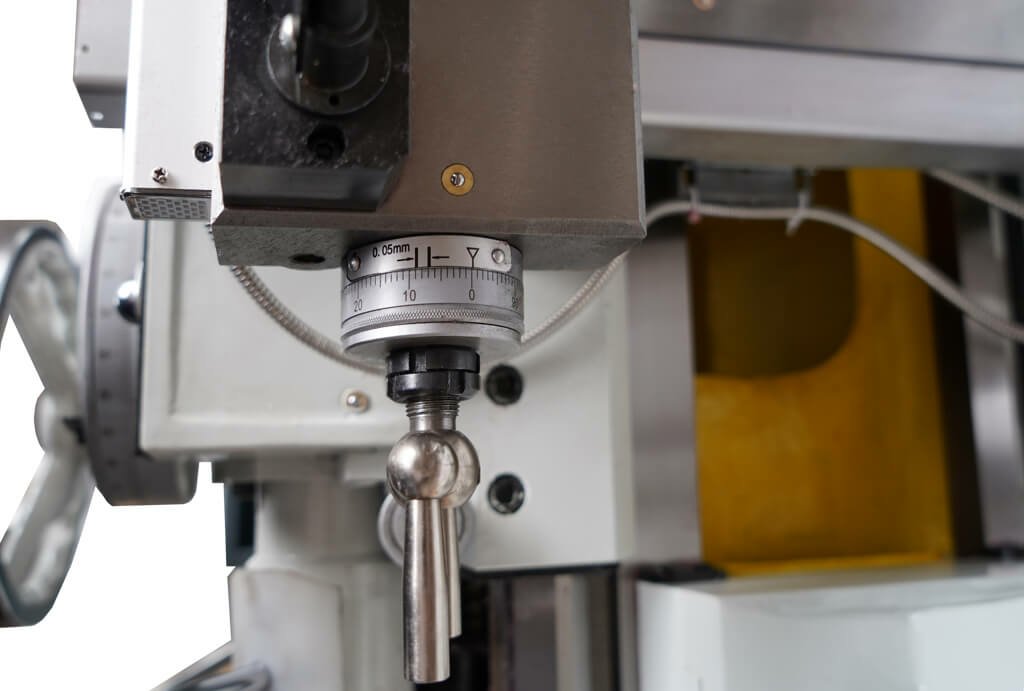 Токарно-винторезный станок Metal Master ZM 66150 DRO RFS