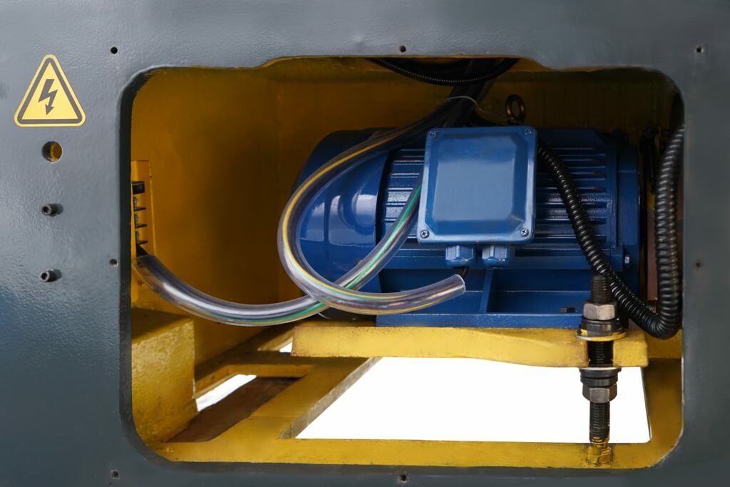 Токарно-винторезный станок Metal Master ZM 50150D DRO RFS