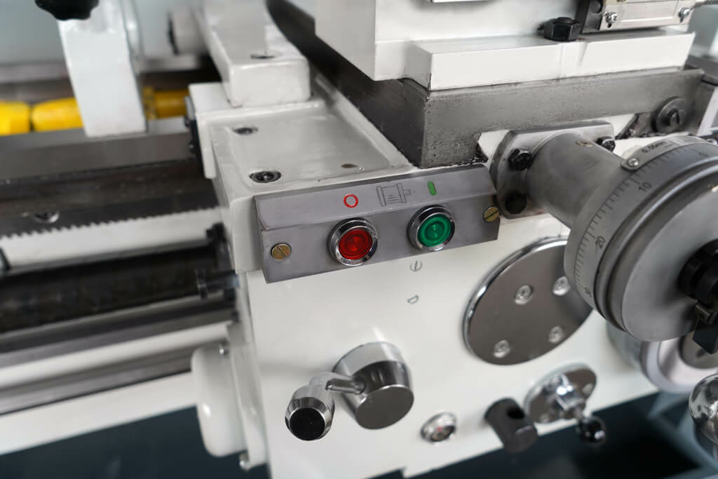 Токарно-винторезный станок Metal Master ZM 50150D DRO RFS