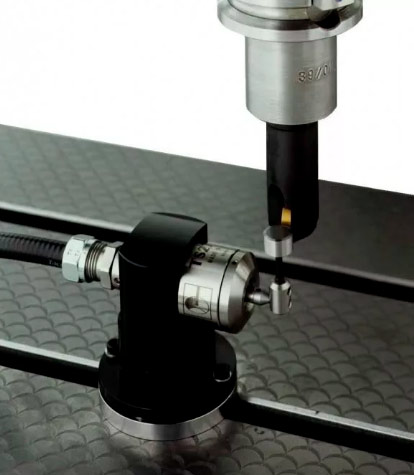 Фрезерный обрабатывающий центр повышенной точности RIC-DMC600