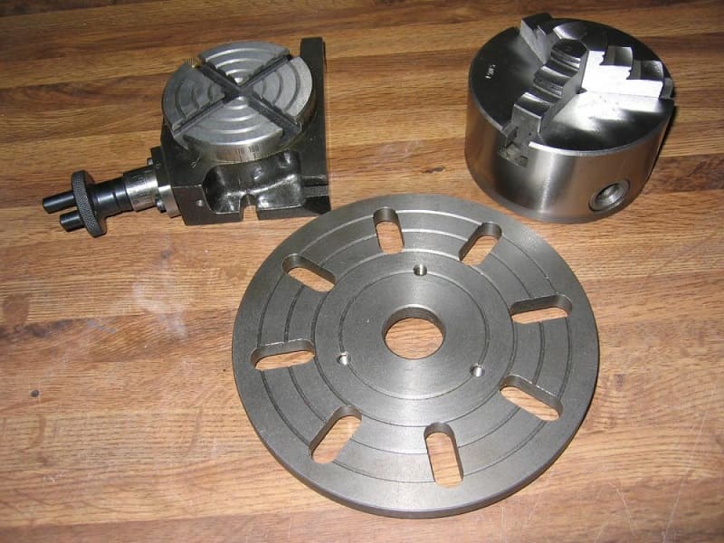 Планшайба с отверстиями