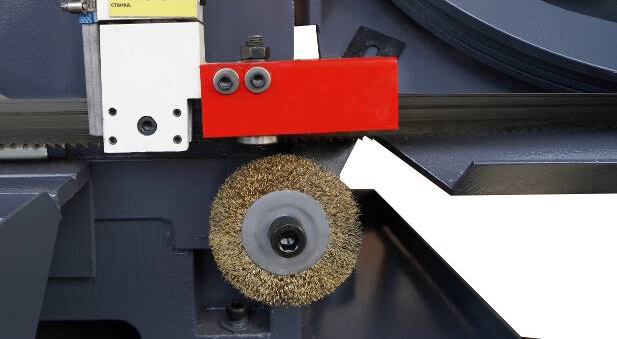 Автоматический двухколонный горизонтальный ленточнопильный станок Metal Master MSK Е