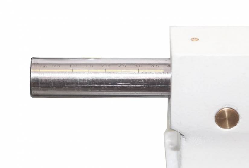 Вылет пиноли задней бабки – 100 мм.