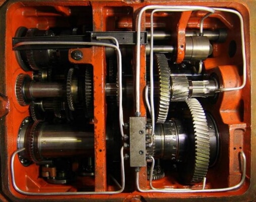 Универсальный токарно-винторезный станок Metal Master ZH 51200 DRO RFS