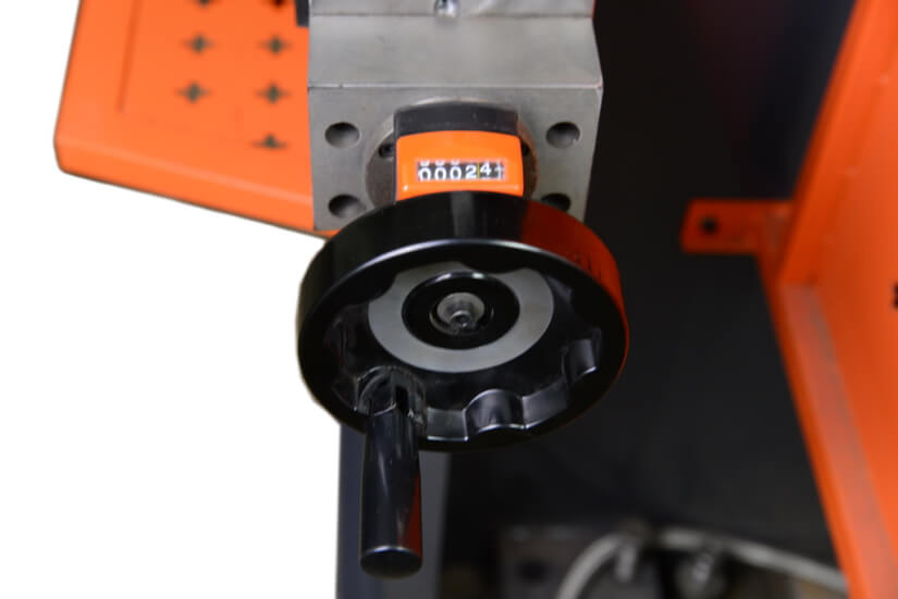 Вертикальный листогибочный пресс Metal Master серии HPJ 32250
 с ЧПУ E-21